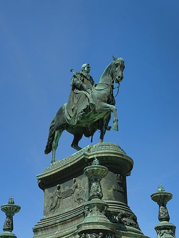 König-Johann-Statue Foto 