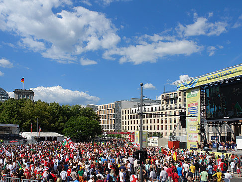 Fanmeile am Reichstag Foto 
