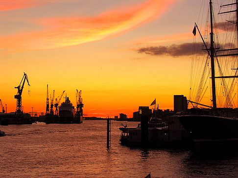 Foto Hamburger Hafen - Hamburg