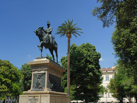 Fotos Statue von Carlo Alberto